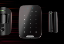 Ajax alarm nabízí okamžité upozornění do mobilu.